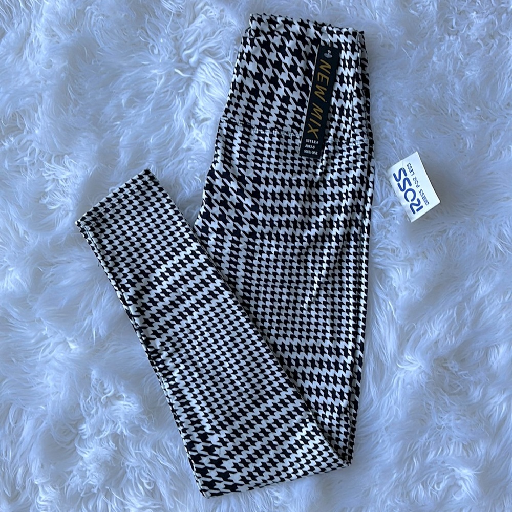 Girl’s leggings Black and white geometric print